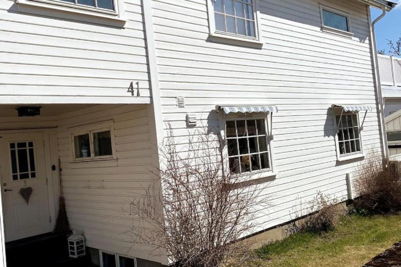 Bynær villa v/NTNU.Garasje internett, badstue,hage Gjøvik Eksteriør bilde